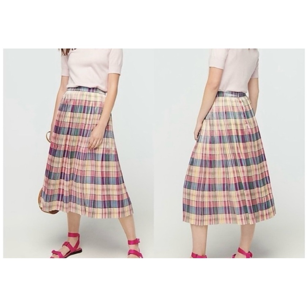 Pleated midi skirt in shimmering plaid